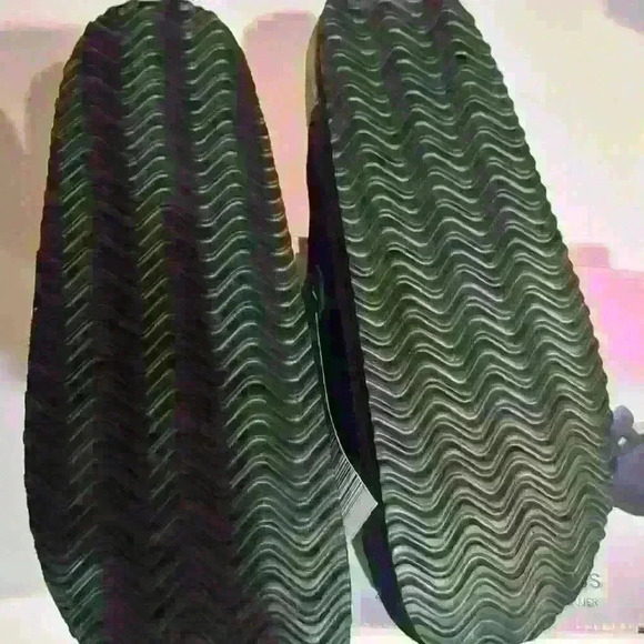 Serra Ladies Genuine Suede Clogs. New with tags and box. - Picture 3 of 5